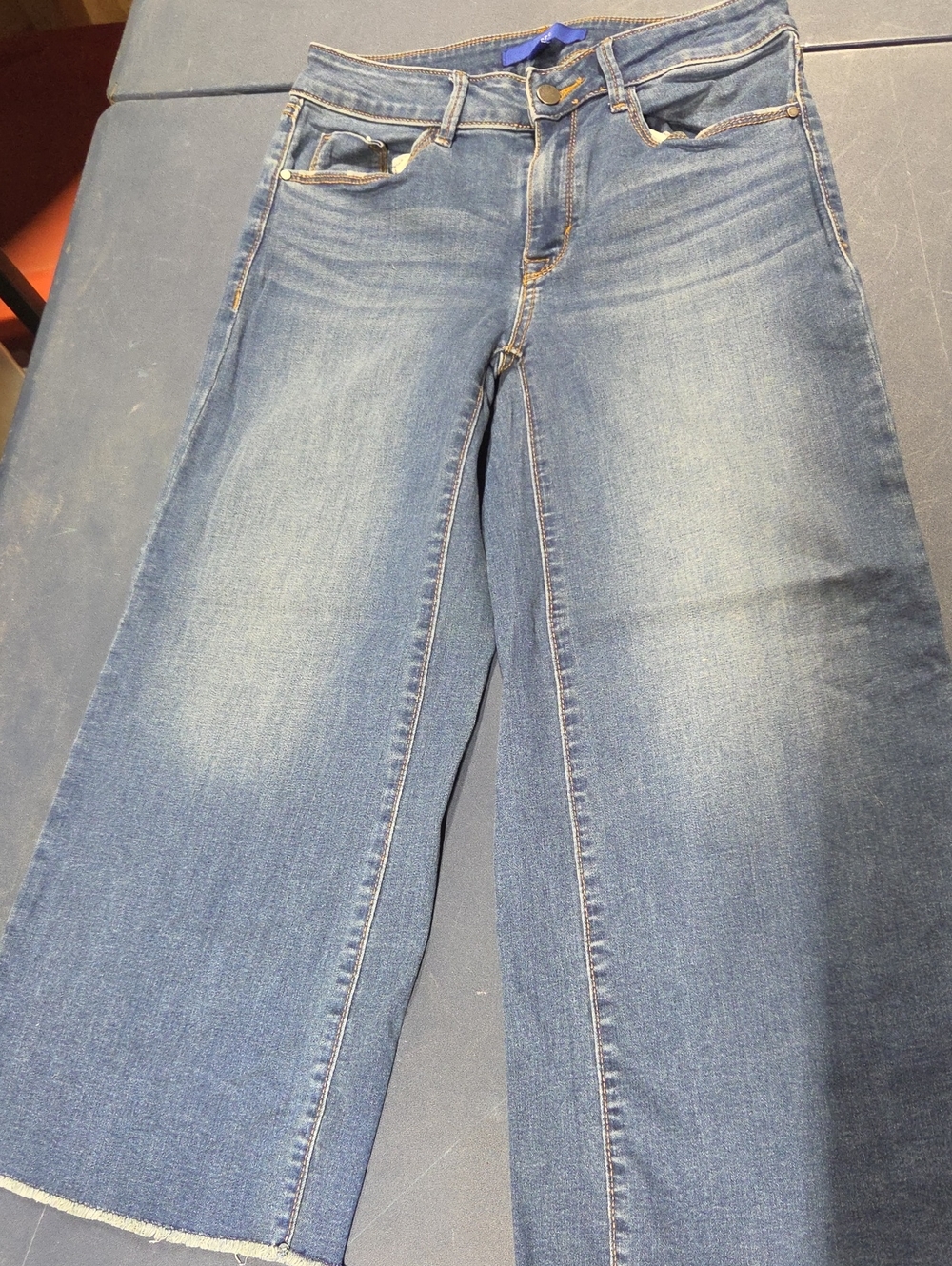 Apt. 9 Faded Blue Wide-Leg Cropped Jeans